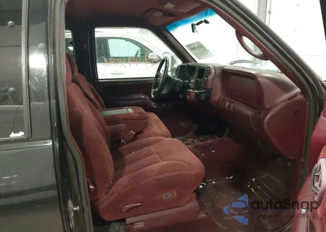 1997 GMC Sierra 1500 Sl Wideside z USA, uszkodzony, nr VIN 1GTEK19R9VE545180